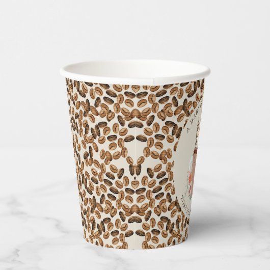 ベビーがアイスコーヒーの赤ちゃんシャワーをフローラ醸造している 紙コップ (右)