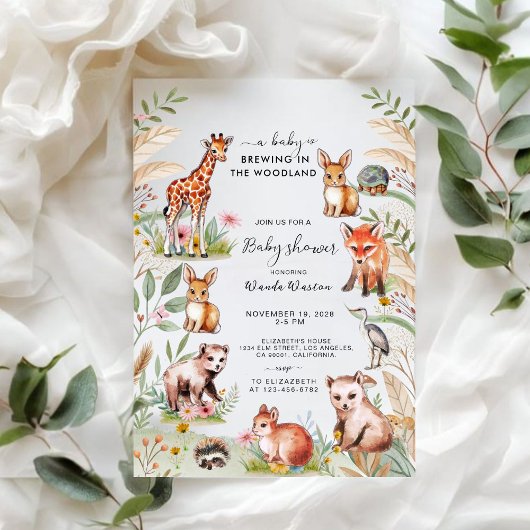 ベビーがウッドランドの赤ちゃんシャワーで醸造している 招待状