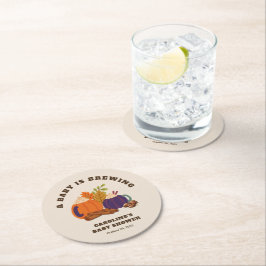 ベビーがカボチャのコーヒーを醸造している秋ベビーシャワー ラウンドペーパーコースター