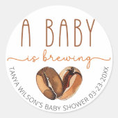 ベビーがコーヒーの赤ちゃんシャワーを醸造している ラウンドシール (正面)