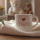 ベビーがコーヒーの赤ちゃんシャワーマグカップを醸造している コーヒーマグカップ