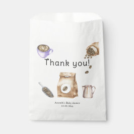 ベビーがコーヒーカップの赤ちゃんシャワーを醸造している フェイバーバッグ