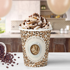 ベビーがコーヒーカップ&豆のベビーシャワーを醸造している 紙コップ