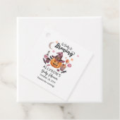 ベビーがジャック・オ・ランタンのハロウィーンシャワーを醸造している フェイバータグ (インサイチュ)