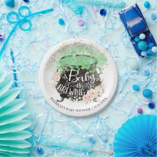 ベビーがハロウィーンの女の子の赤ちゃんシャワーを醸造している ペーパープレート (パーティー)