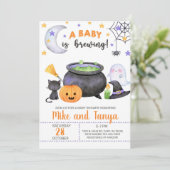 ベビーがハロウィーンの赤ちゃんシャワー招待状を醸造している。 招待状 (スタンド正面)
