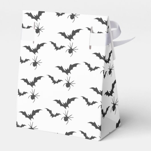 ベビーがハロウィーン魔女の赤ちゃんシャワーを醸造している フェイバーボックス (裏面サイド)