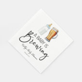 ベビーがビールボトルグラス赤ちゃんシャワーを醸造している スタンダードランチョンナプキン (角)