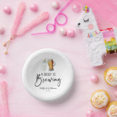 ベビーがビールボトルグラス赤ちゃんシャワーを醸造している ペーパーボウル (パーティー)