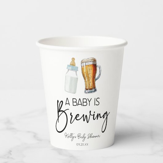 ベビーがビールボトルグラス赤ちゃんシャワーを醸造している 紙コップ (裏面)