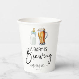 ベビーがビールボトルグラス赤ちゃんシャワーを醸造している 紙コップ