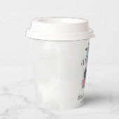 ベビーがピンクと青の釜を造っている 紙コップ (右)