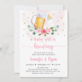 ベビーがピンクの金ゴールドフローラ赤ちゃんシャワーを醸造している 招待状 (正面)