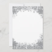 ベビーが冬の外で寒い雪片ベビーシャワー 招待状 (裏面)