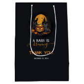ベビーが可愛いハロウィーンの赤ちゃんシャワーを浴びる ミディアムペーパーバッグ (裏面)