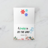 ベビーが妊娠告知カードを受け取る途中である 招待状 (内部)