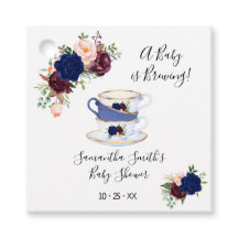 ベビーが海軍茶の赤ちゃんシャワーを醸造している