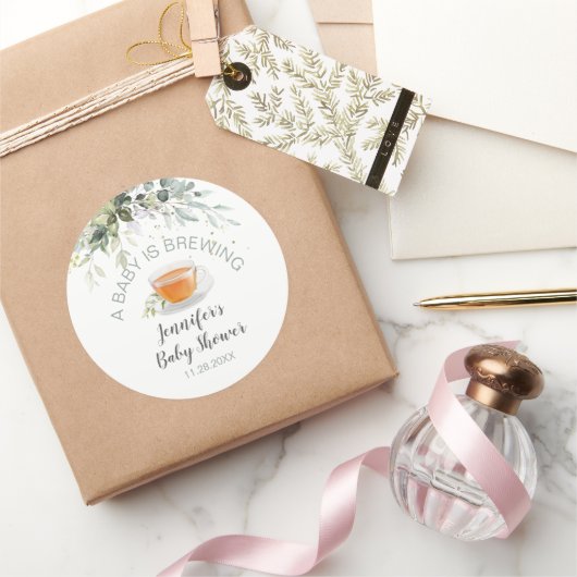 ベビーが紅茶パーティーの赤ちゃんシャワーを醸造している ラウンドシール (ギフト)