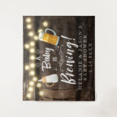 ベビーが赤ちゃんシャワーを浴びる タペストリー (正面)