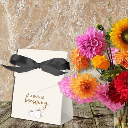 ベビーが赤ちゃんシャワーを浴びる フェイバーボックス