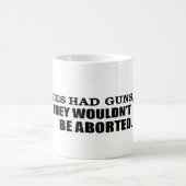 ベビーが銃を…持っていたら中断されません コーヒーマグカップ (中央)