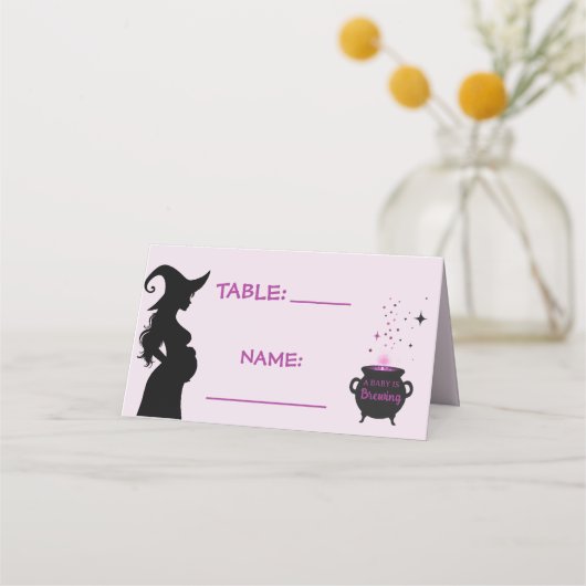 ベビーが魔女の赤ちゃんシャワーを醸造している プレイスカード (正面)