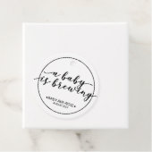 ベビーが黒と白の赤ちゃんシャワー引用文を醸造している フェイバータグ (インサイチュ)