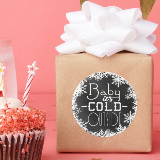 ベビーその冷たい外側の白い雪片ブラックボード ラウンドシール (パーティー)