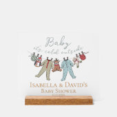 ベビーその寒い外の冬の赤ちゃんシャワー アクリルサイン (正面)