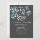 ベビーそれは冷たい外の誕生日の招待状です 招待状 (正面)