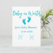 ベビーで冬の赤ちゃんシャワーブルーベビー足スノーフレーク 招待状 (スタンド正面)