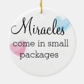 ベビーのクリスマスを開いているパーソナライズなNICUのナース セラミックオーナメント (裏面)