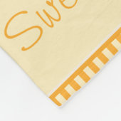 ベビーのシカは黄色い|及びオレンジパーソナライズな|を縞で飾ります フリースブランケット (角)