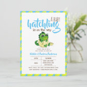 ベビーのハッチリングが途中で恐竜のかわいいブルー 招待状 (スタンド正面)
