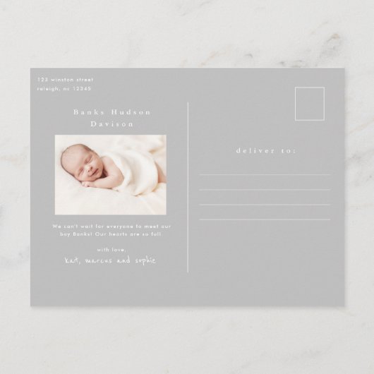ベビーのモダン写真名の誕生発表 ポストカード (裏面)