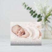 ベビーのモダン写真名の誕生発表 ポストカード (スタンド正面)