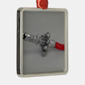 ベビーのラッセル音、植民地期間、c.1770 メタルオーナメント (右)