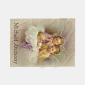 ベビーの上で祈っている守り神の天使 フリースブランケット (正面(横))