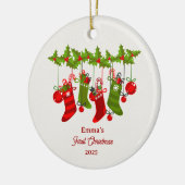 ベビーの初めてのクリスマスとカラフルストッキング セラミックオーナメント (左)