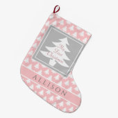 ベビーの初めてのクリスマスのパーソナライズなピンクの白 ラージクリスマスストッキング (正面 (吊り時))