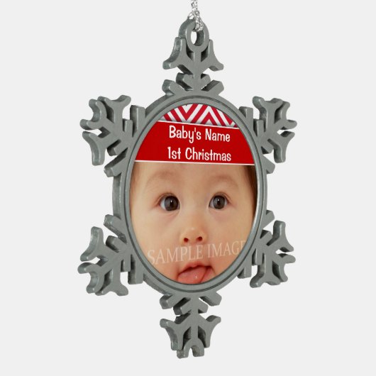 ベビーの初めてのクリスマスの写真は個人化なります スノーフレークピューターオーナメント (左)