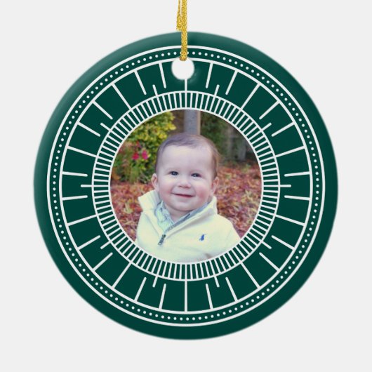 ベビーの初めてのクリスマスの緑と白の写真 セラミックオーナメント (裏面)