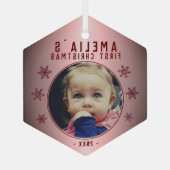 ベビーの初めてのクリスマスレッドピンクのスノーフレーク写真 ガラスオーナメント (裏面)
