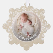 ベビーの初めてのクリスマス写真オンアイボリー紙 オーナメントカード (正面)
