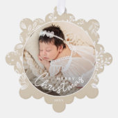 ベビーの初めてのクリスマス写真オンアイボリー紙 オーナメントカード (正面)