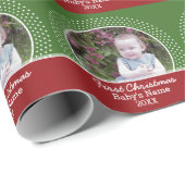 ベビーの初めてのクリスマス写真 – 赤と緑 ラッピングペーパー (ロールコーナー)