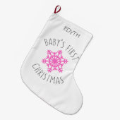 ベビーの初めてのクリスマス-名前を個人化して下さい ラージクリスマスストッキング (正面 (吊り時))