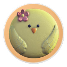 ベビーの可愛い黄色のピンクの春チキンフラワー