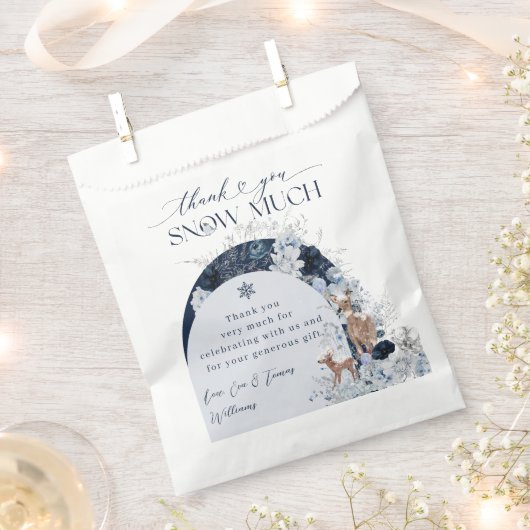 ベビーの外の寒さ冬のフローラ鹿の赤ちゃんシャワー フェイバーバッグ (クリップ留めされた状態)