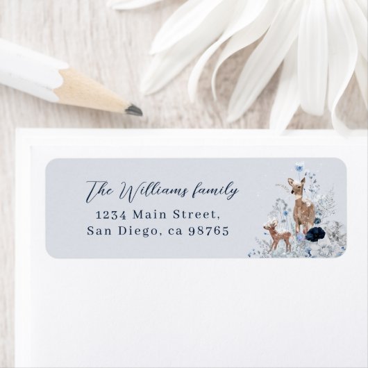 ベビーの外の寒さ冬のフローラ鹿の赤ちゃんシャワー ラベル (インサイチュ)